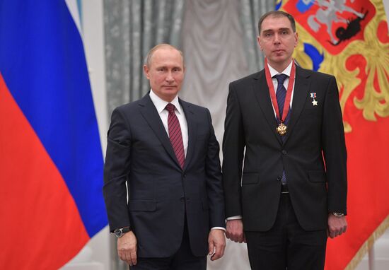 President Vladimir Putin presents state awards in Kremlin