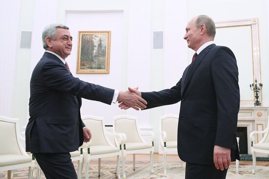 President Vladimir Putin meets with Armenian President Serzh Sargsyan