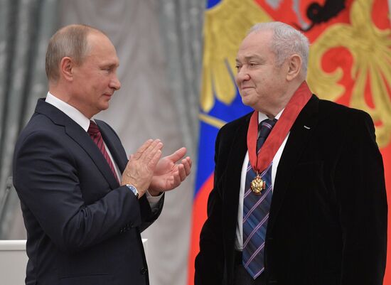 President Vladimir Putin presents state awards in Kremlin