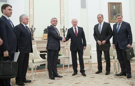 President Vladimir Putin meets with Armenian President Serzh Sargsyan