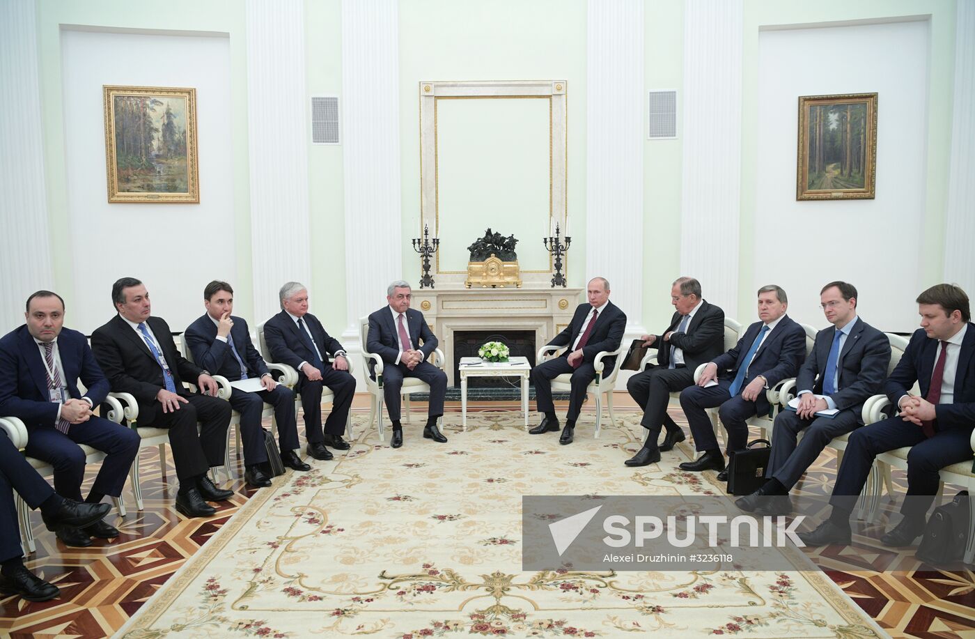 President Vladimir Putin meets with Armenian President Serzh Sargsyan