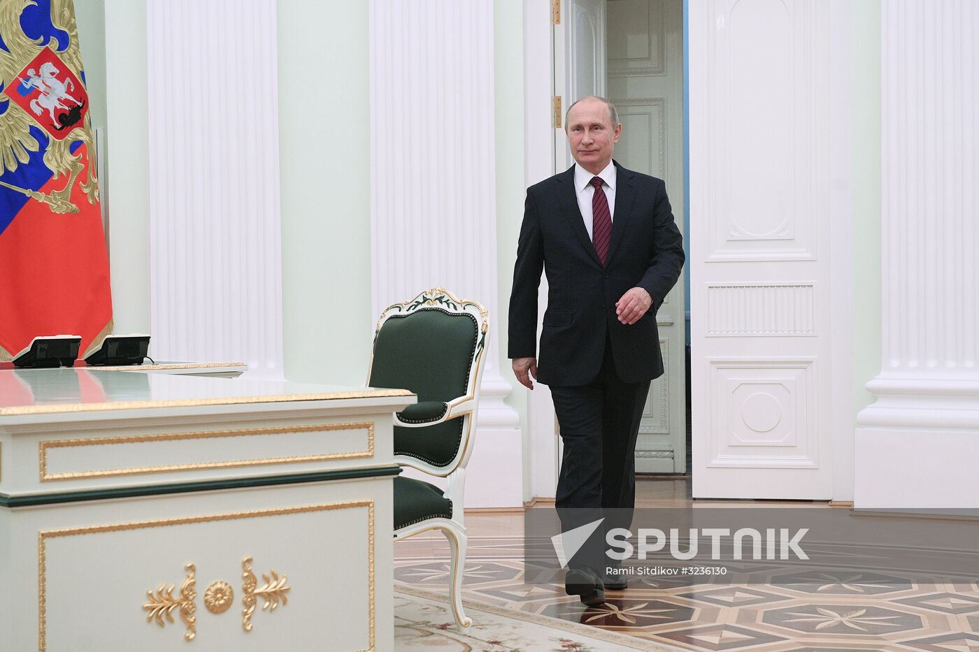 President Vladimir Putin meets with Armenian President Serzh Sargsyan