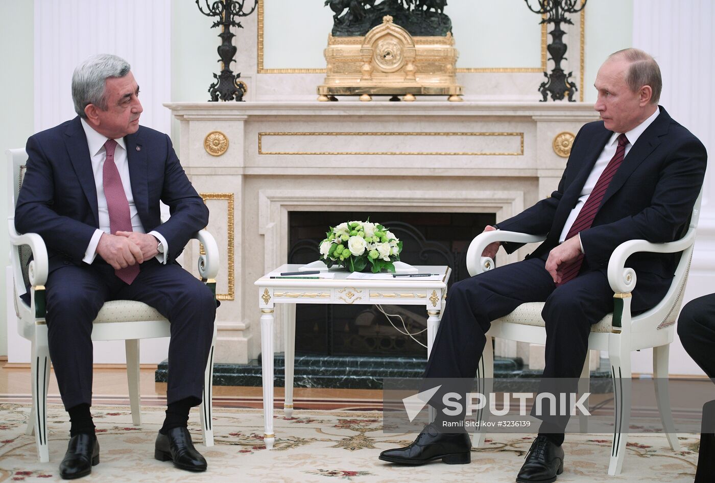 President Vladimir Putin meets with Armenian President Serzh Sargsyan