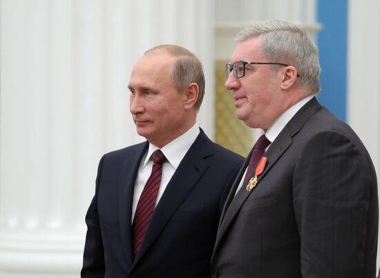 President Vladimir Putin presents state awards in Kremlin