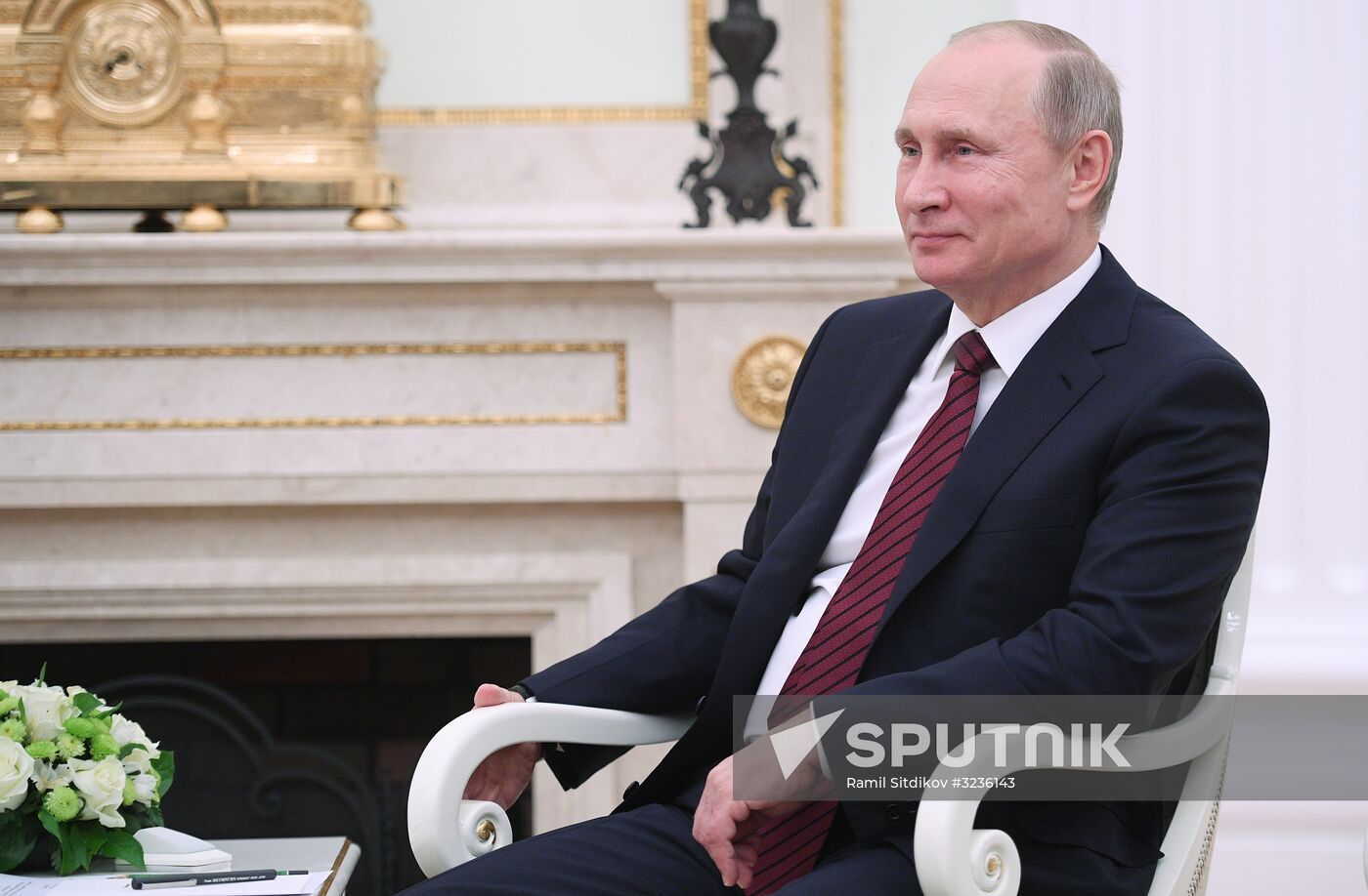 President Vladimir Putin meets with Armenian President Serzh Sargsyan