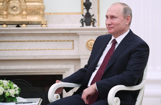 President Vladimir Putin meets with Armenian President Serzh Sargsyan