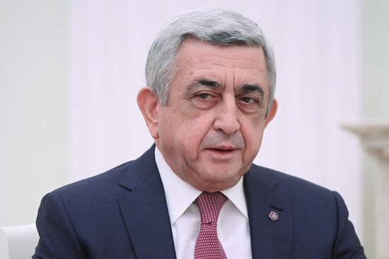 President Vladimir Putin meets with Armenian President Serzh Sargsyan