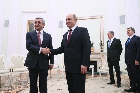 President Vladimir Putin meets with Armenian President Serzh Sargsyan