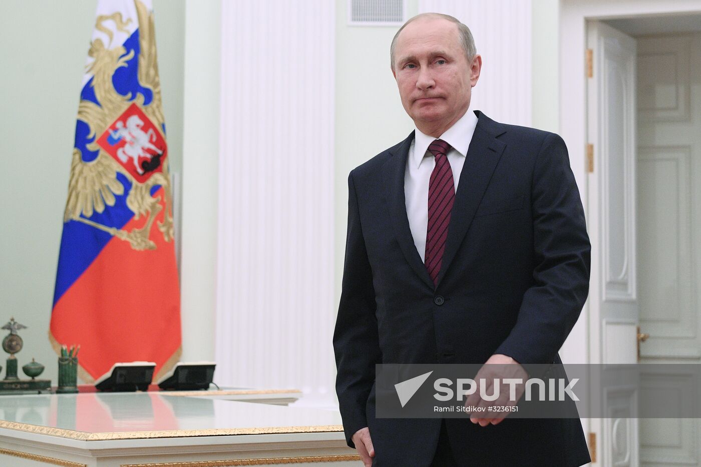 President Vladimir Putin meets with Armenian President Serzh Sargsyan