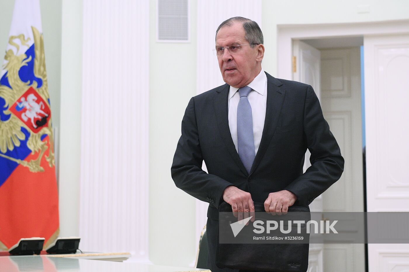 President Vladimir Putin meets with Armenian President Serzh Sargsyan