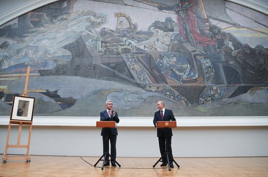 President Vladimir Putin meets with Armenian President Serzh Sargsyan