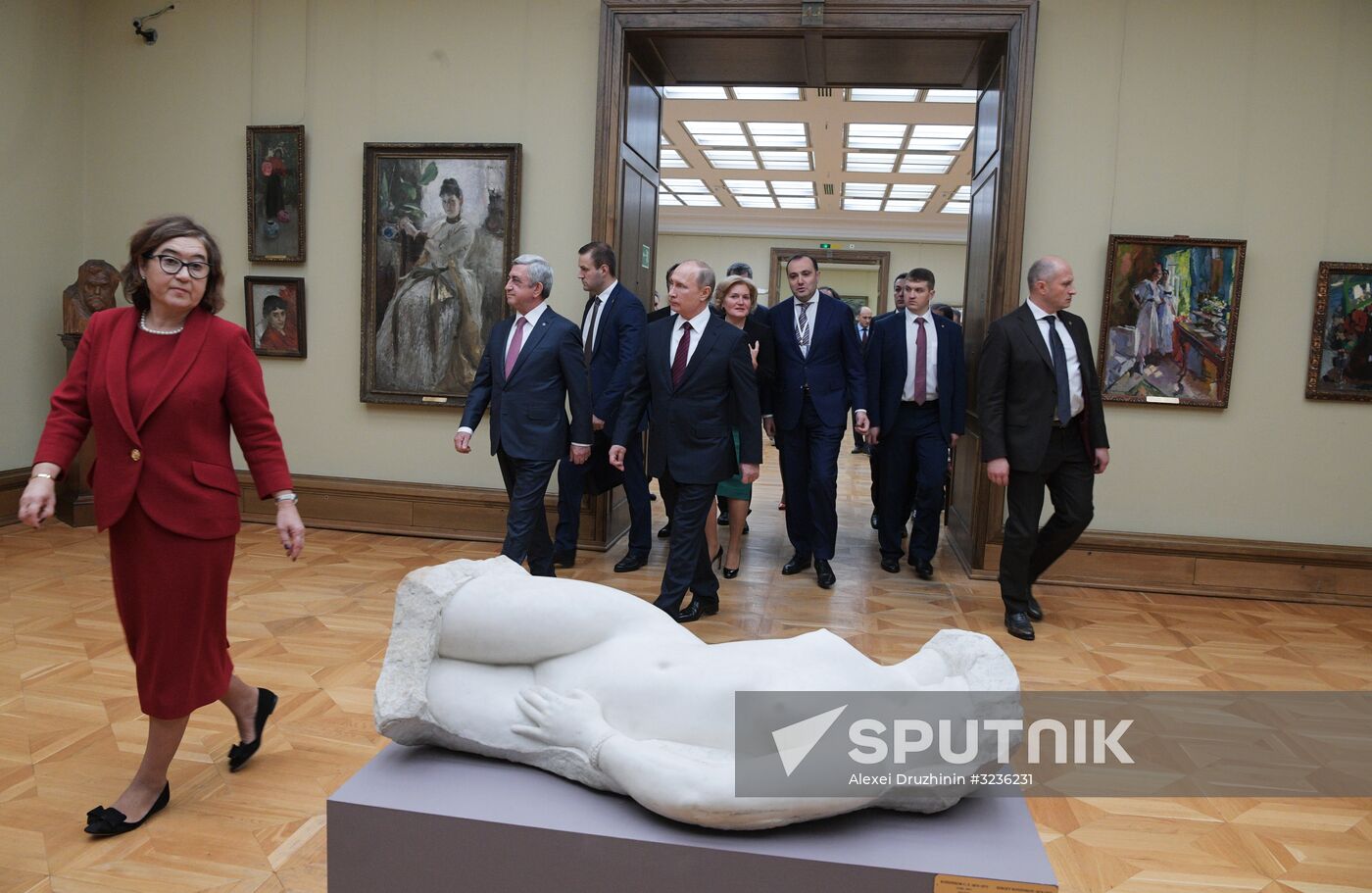 President Vladimir Putin meets with Armenian President Serzh Sargsyan