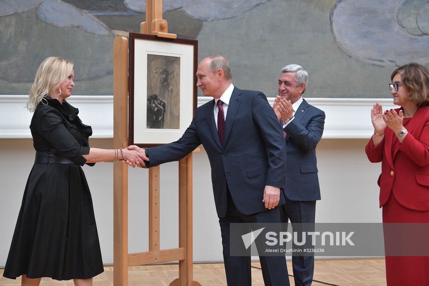 President Vladimir Putin meets with Armenian President Serzh Sargsyan