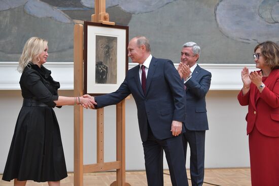 President Vladimir Putin meets with Armenian President Serzh Sargsyan