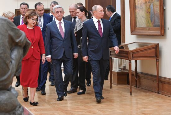 President Vladimir Putin meets with Armenian President Serzh Sargsyan