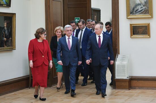 Russian President Vladimir Putin meets with Armenian President Serzh Sargsyan