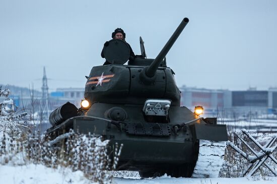 Peformance by historical military equipment unit in Murmansk