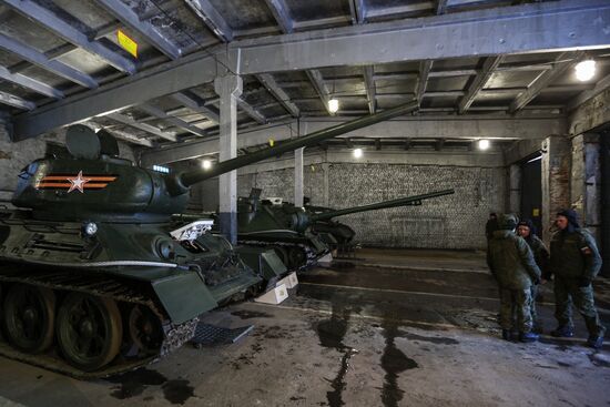 Peformance by historical military equipment unit in Murmansk