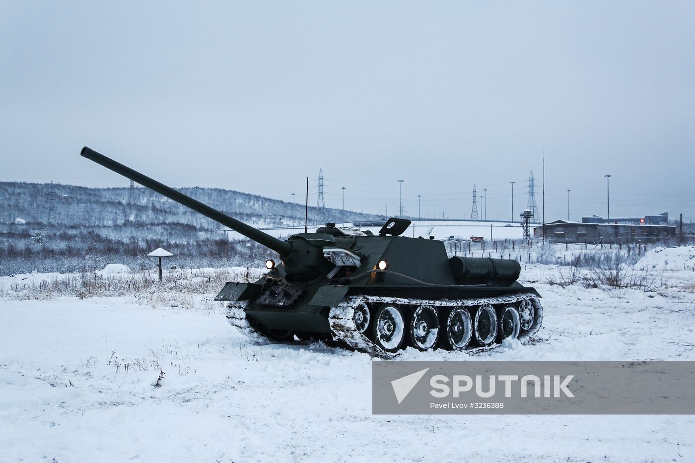 Peformance by historical military equipment unit in Murmansk