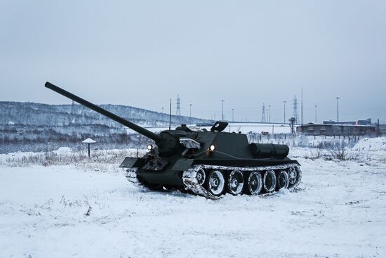 Peformance by historical military equipment unit in Murmansk