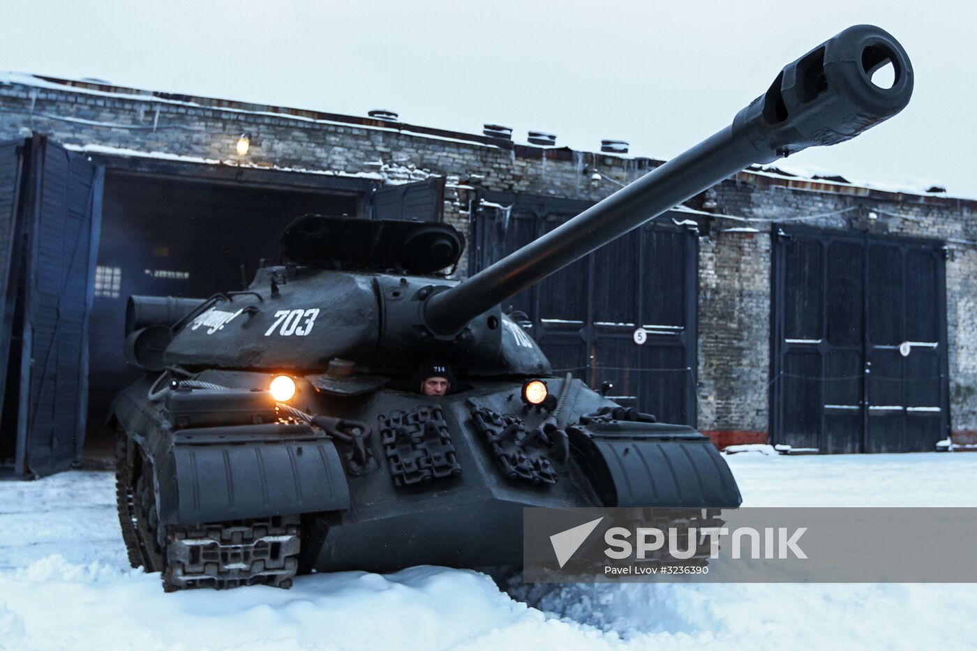 Peformance by historical military equipment unit in Murmansk