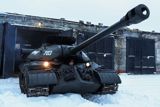 Peformance by historical military equipment unit in Murmansk