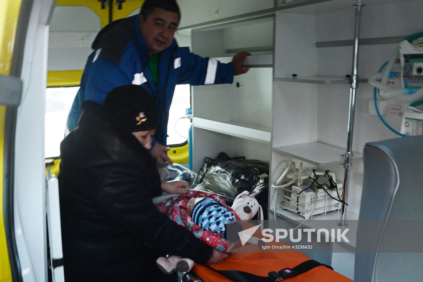 Girl who survived L-140 plane crash brought to Khabarovsk