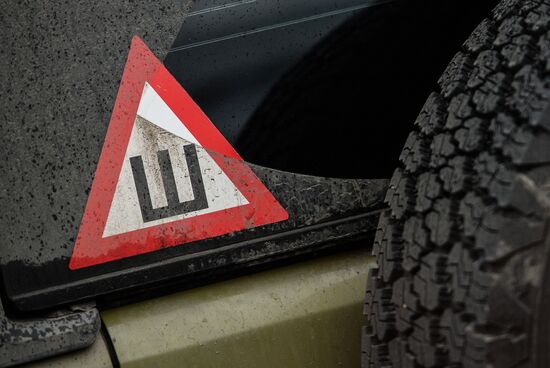Demand for car stickers for studded tires increases with new traffic rule