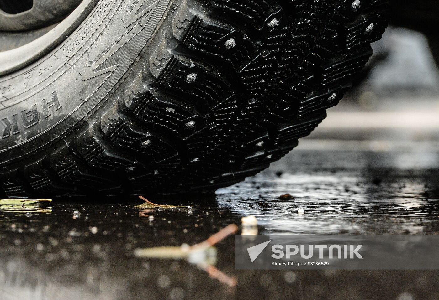 Demand for car stickers for studded tires increases with new traffic rule