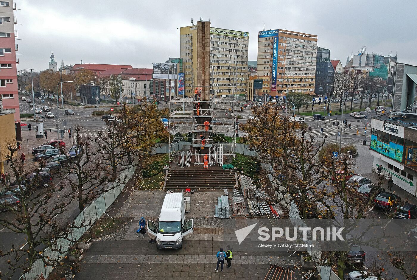 Dismantling Red Army monument in Szczecin, Poland
