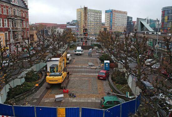 Dismantling Red Army monument in Szczecin, Poland
