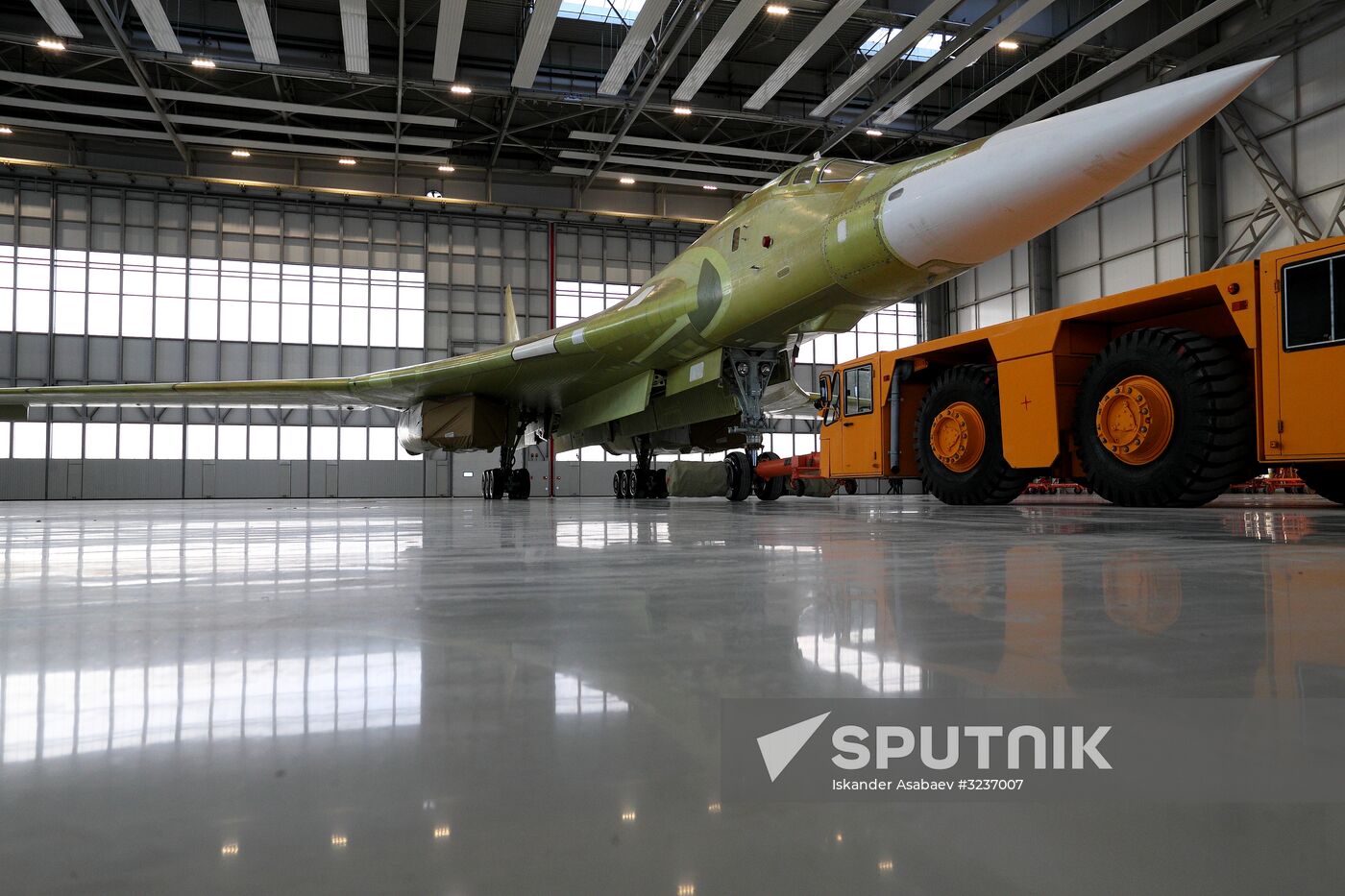 Tu-160M2 prototype rolled out in Kazan