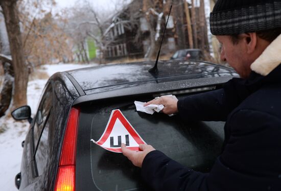 Demand for car stickers for studded tires increases with new traffic rule