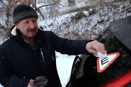 Demand for car stickers for studded tires increases with new traffic rule