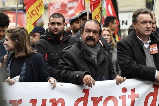 Rally in Paris against Macron's policies