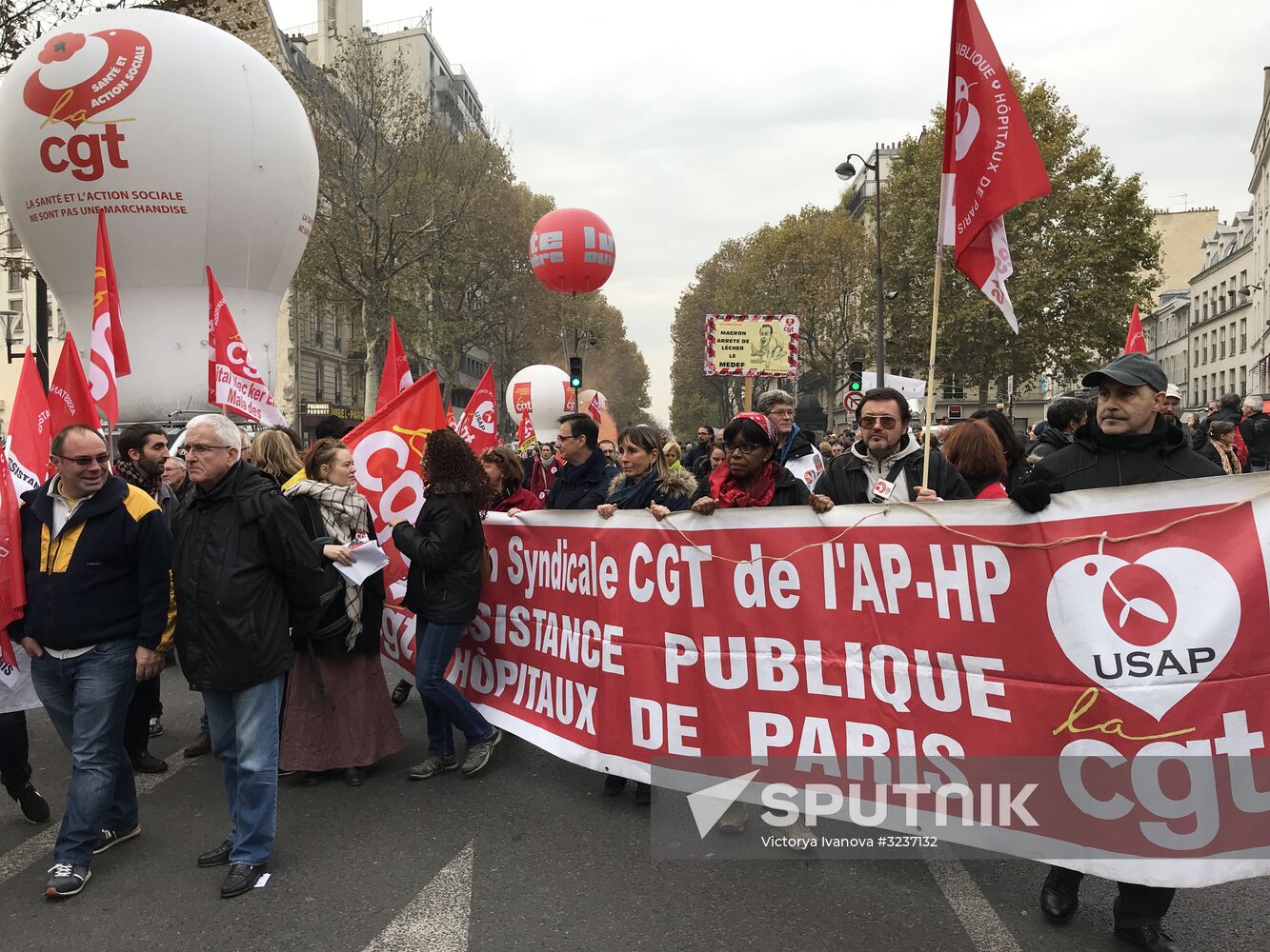 Rally in Paris against Macron's policies