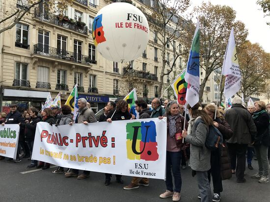 Rally in Paris against Macron's policies