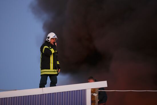 Fire in the warehouse of paint and varnish products in Volgograd