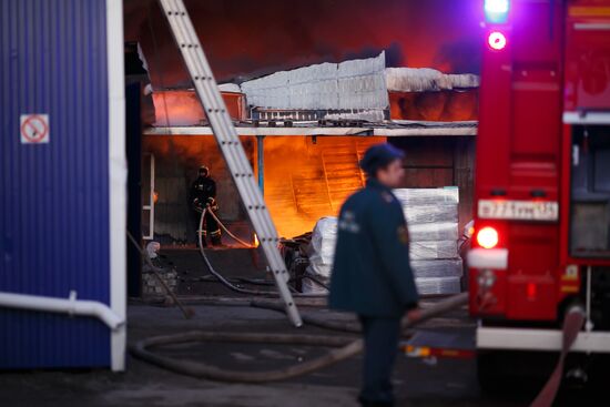 Fire in the warehouse of paint and varnish products in Volgograd