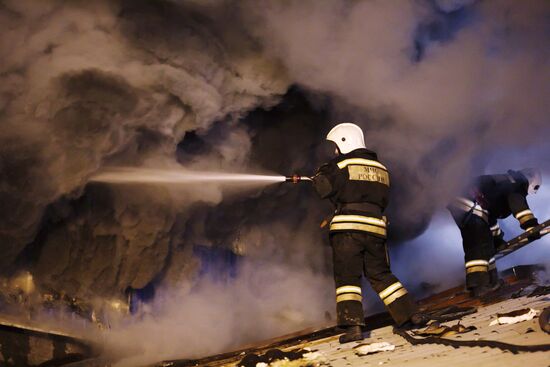 Fire in the warehouse of paint and varnish products in Volgograd