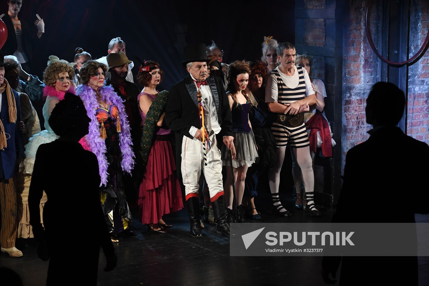 Sawdust and Tinsel show