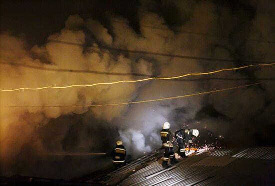 Fire in the warehouse of paint and varnish products in Volgograd