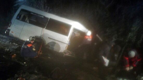 Log truck and minibus bump into each other in Mari El