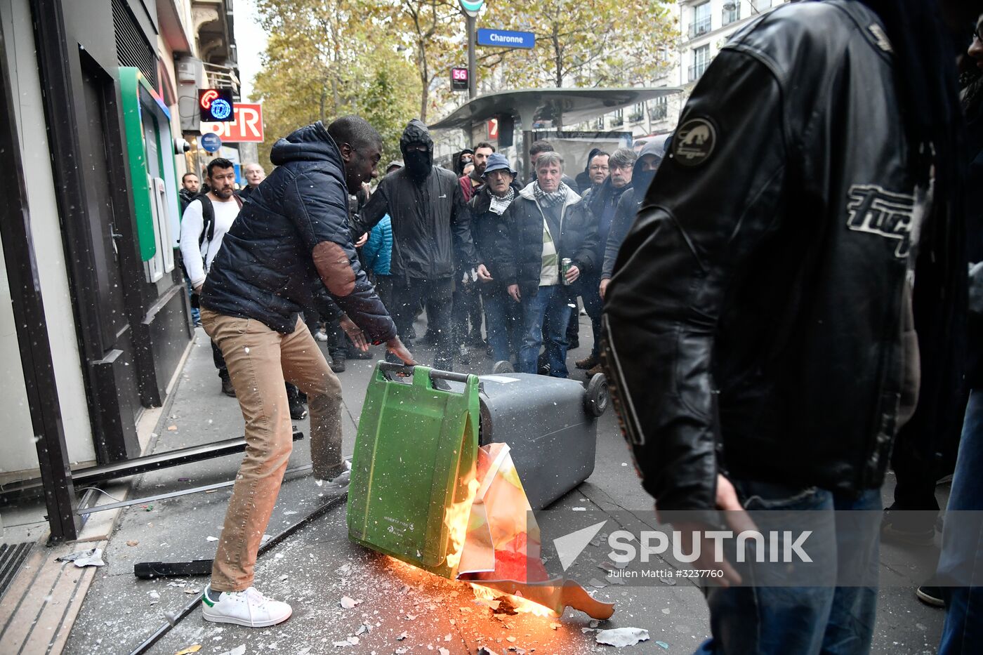 Rally in Paris against Macron's policies