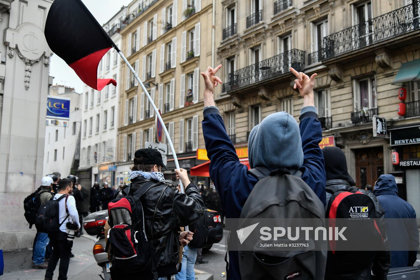 Rally in Paris against Macron's policies