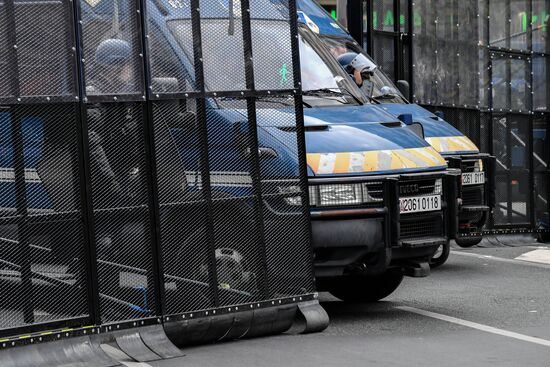 Rally in Paris against Macron's policies