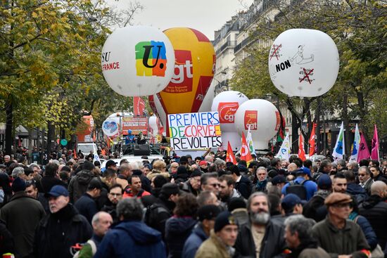 Rally in Paris against Macron's policies
