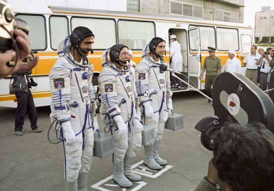 Soyuz TM-6 crew