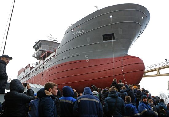 Launching Leninets trawler in Kaliningrad