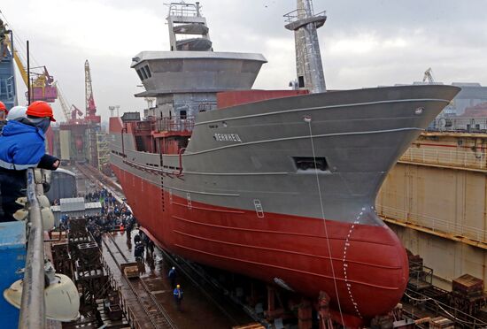 Launching Leninets trawler in Kaliningrad